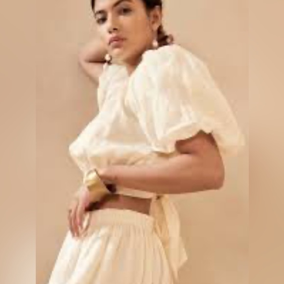 NEW $120 Banana Republic Ramie open back crop top- New- M - Picture 1 of 11